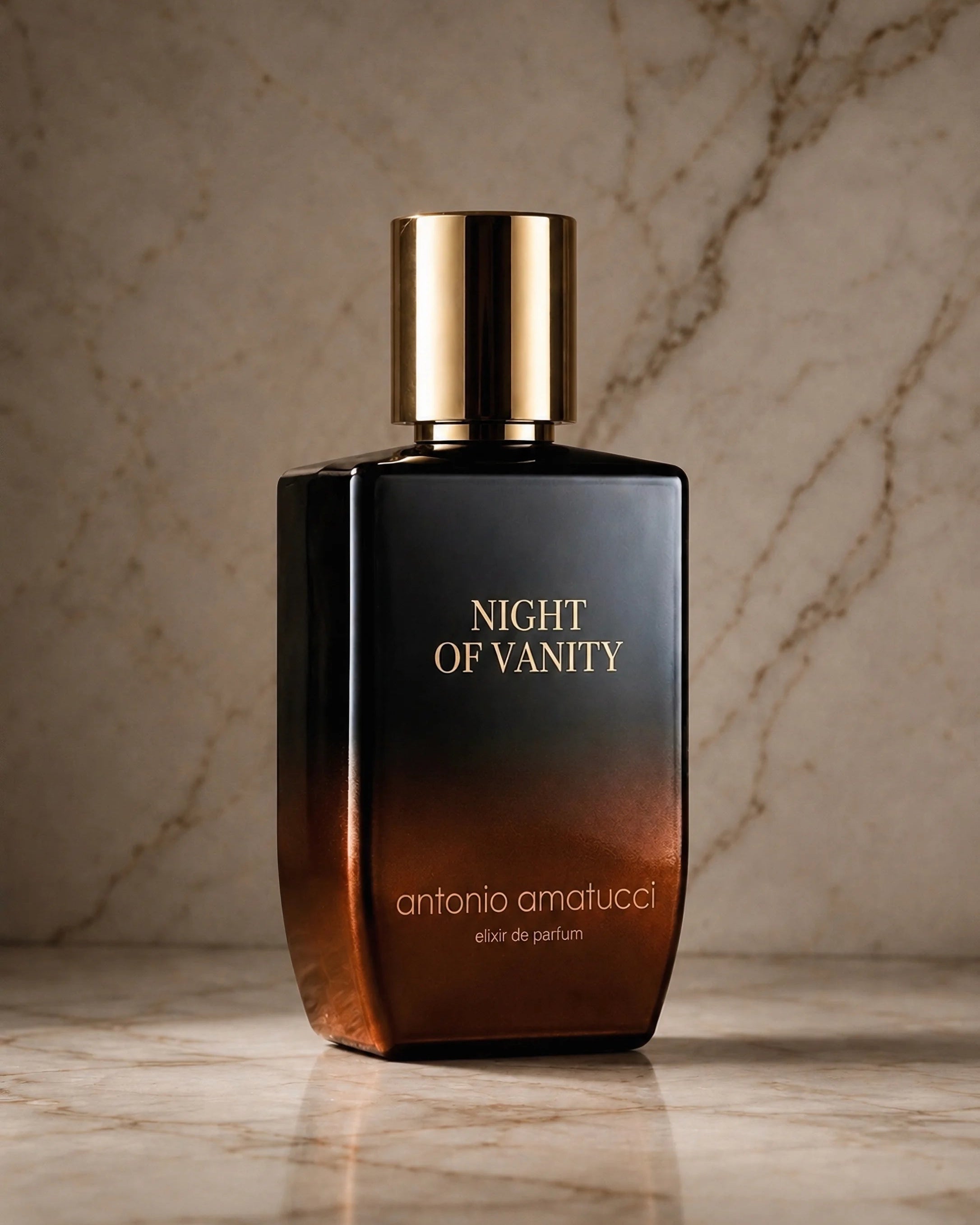 Flacone Night of Vanity Elixir de Parfum Antonio Amatucci, profumo legnoso-orientale con dattero e rosa